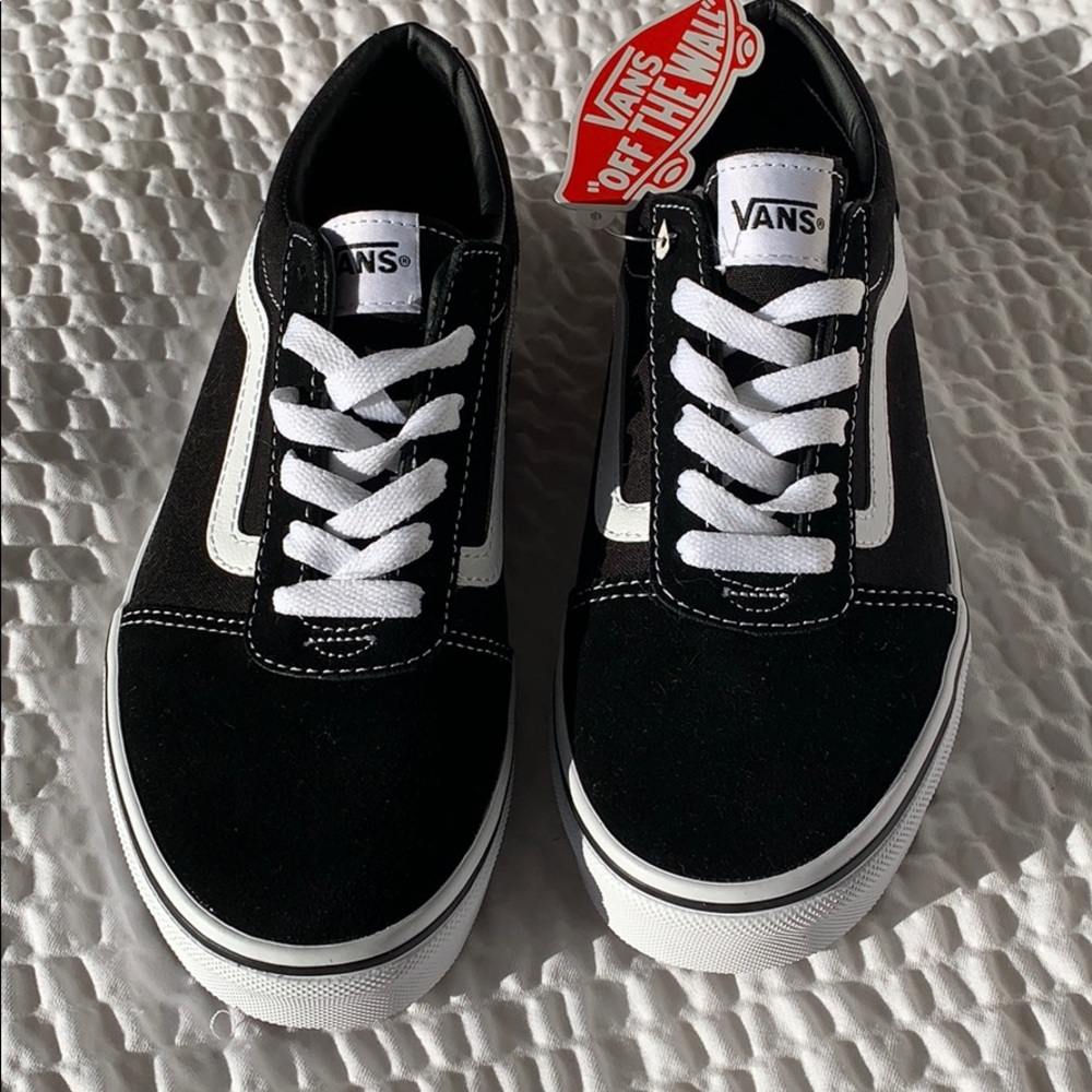 NEW ⭐️ VANS Ward Low Tops - Picture 2 of 5